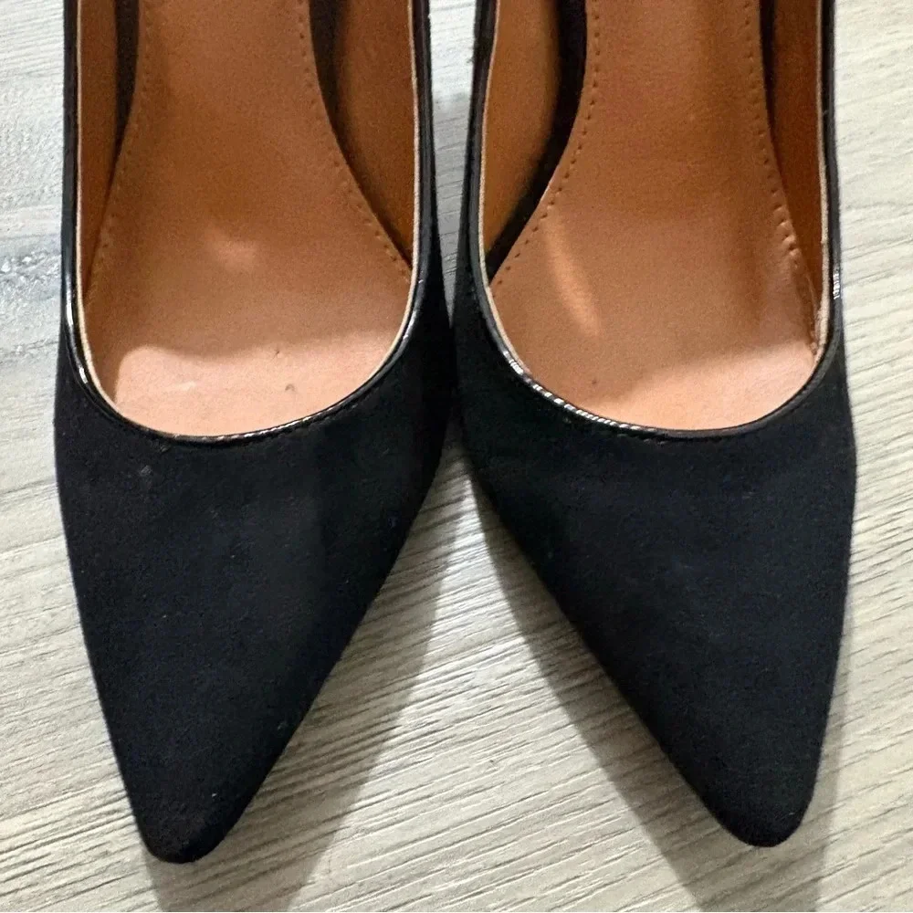 Toi Et Moi Pointed Toe Teardrop‎ Cutout Back Black Tassel Pump